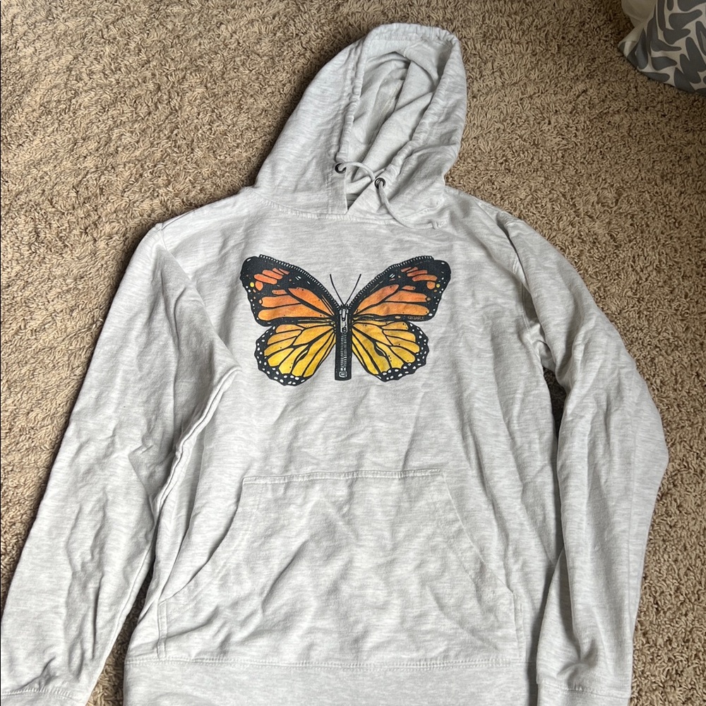 Delta Fleece Label in White and Black